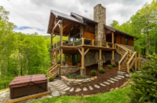 Game Room, Hot Tub, Scenic Deck and Views - Gorgeous Mountain Haven