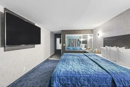 Hotel Opus Bronx Near Bay Plaza Mall Отели рядом с достопримечательностью «Манхэттенский колледж»