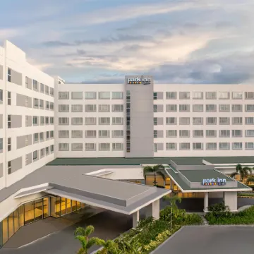 Park Inn By Radisson Clark Các khách sạn gần Đảo Khủng long