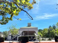 Country Hearth Inn & Suites Augusta - Hostels