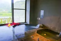 烏來花漾水舞精品溫泉會館