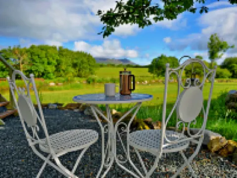 'Marared' Gypsy Hut Hotels in Llannor