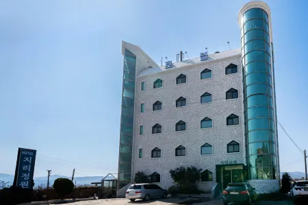 Gurye Geography Garden Отели рядом с достопримечательностью «Gurye Sansuyu Village»