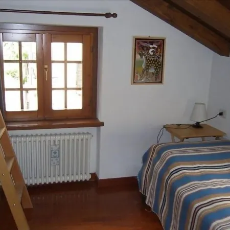 Little House on the Bridge - See Reviews of charming stays in history!