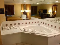Travelodge by Wyndham Muskegon Hotels in Muskegon