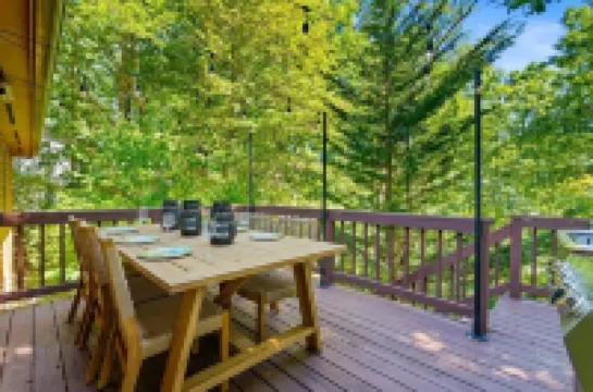 Movie Theater, Game Room, Hot Tub, Fire Pit, FUN!