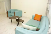 DAA DINGBE SUITES - Luxury Two Bedroom Apartment #3 Hotels in Tamale