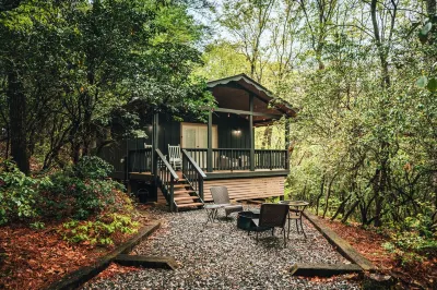 Modern Boho Cabin - Romantic Couples Getaway - Luxury Tub - 5mi from Helen Hotels near Stovall Mill Covered Bridge