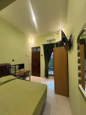Green Living Home Hotels in Pedurungan