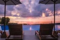 Lamangata Luxury Surf Resort - All Inclusive - Pools