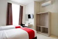 RedDoorz Near Exit Tol Banyumanik 2 Hotels in Banyumanik
