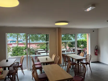 Brit Hotel Essentiel Millau Отели в г. Мийо