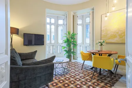 Madeinterranea Apartments Отели рядом с достопримечательностью «Хибральфаро»