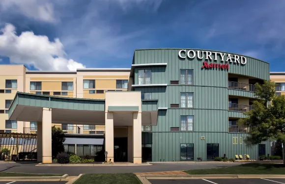 斯泰茨維爾莫爾斯威爾/諾曼湖萬怡酒店