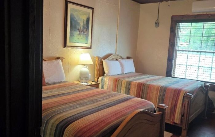 Hootie Creek Guest House