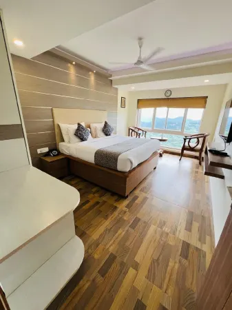 Villa Bianca Отели рядом с достопримечательностью «Shree Kainchi Hanuman Mandir»