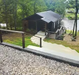 Comfortable, newly remodeled modern 2 bedroom cabin located on Lake Hamilton. Hotels in Garland County
