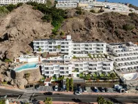 セルバトール ハルタグーナ - アダルト オンリー