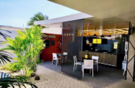 Beautiful studio with pool, very close to Eagle Beach