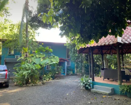 Slice Of Paradise, Bungalow for 2, full kitchen & bath, king bed, AC, & gazebo Hotels in Savegre