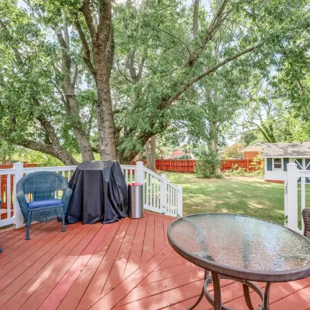Fabulous 5 Bedroom 3 Bathroom Holiday House Near Beaches. WE SANITIZE!