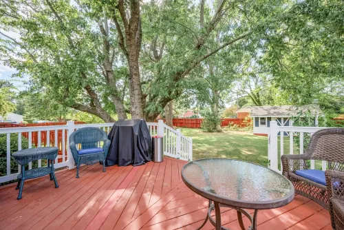 Fabulous 5 Bedroom 3 Bathroom Holiday House Near Beaches. WE SANITIZE!