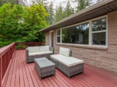 4-bedroom house with MIL suite Hotels in Sammamish