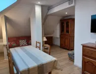 Cosy and quiet F2 between town and country Hotels in Fameck