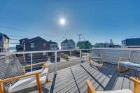 Wells Beach House w/ Ocean-View Deck