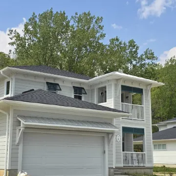 Relax house a few minutes from Port Stanley beach, with hot tub and game room