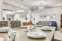 Wizards & Magic Themed 3-Bedroom House with WiFi, AC, Garage. Fits up to 10!