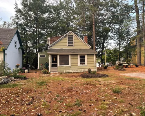 Sweet vintage cottage on Mountain View Lake, 2024 updates, next to Lake Sunapee Hotels in Sunapee