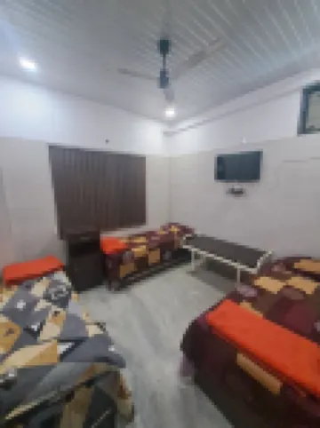 Best Homestay with Spacious 9-bedroom Villa in welcoming Prayagraj with AC Hotels in 
