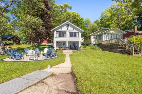 Herons Perch: Peaceful Lakefront Cottage in Shipshewana close to all the fun!