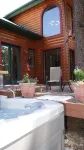 Log Lodge near Colo Springs Just Updated New Toilets, Smart TVs & Lauren bedding