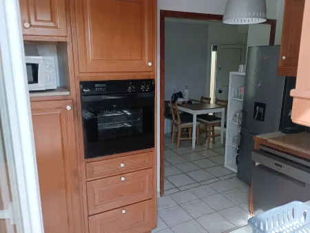 Quiet MARINA room with large terrace Отели рядом с достопримечательностью «Высшая школа экономических и коммерческих наук»