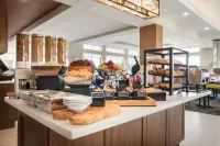 Hilton Garden Inn Baytown - breakfast