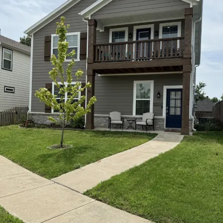 Cozy & Comfortable 3 Bedroom House Fantastic Location in NWA