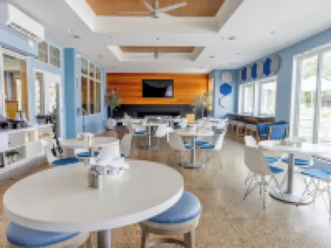 Bay Pointe Inn Hotels in Barry County