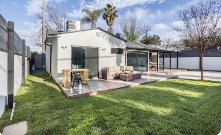 Cozy 1-bedroom house with AC, WiFi in lovely Los Angeles