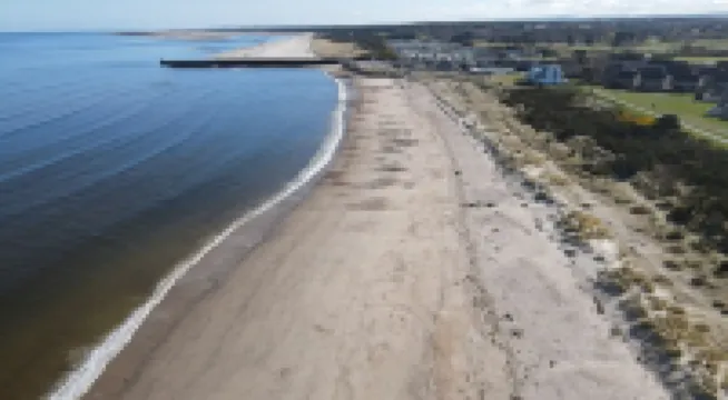 Centre of Town, Minutes to the Beach and Transport Hubs, Private Parking!