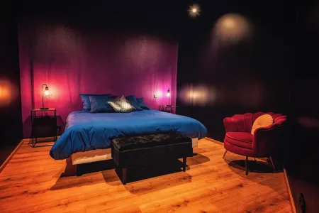 Private Jacuzzi high-end home Отели в г. Коньяк