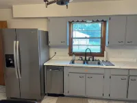 Remodeled 3 Bedroom 1 & 1/2 bath on Veterans Pkwy Jeffersonville close to I-65.
