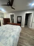 On The New River Newly Renovated 3 bedroom, 1 loft 3.5 bath and dock