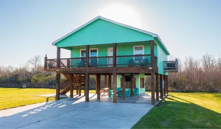 Angler’s Paradise! Amazing fishing w/ in minutes! 3 bed,sleeps 7 ppl, 2 bath.