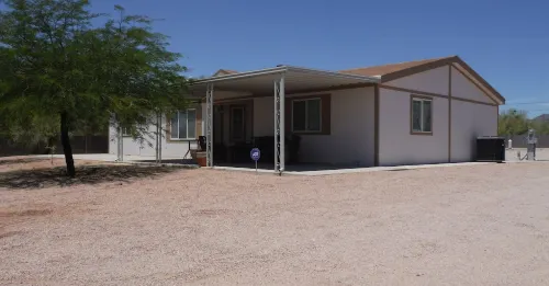 Clean, quiet 3-bedroom home in Apache Junction, Az