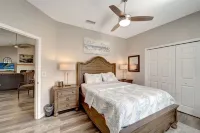 Waterfront/Kayak with Manatees/Heated Pool/Bikes/Firepit/Fish/close to Beaches
