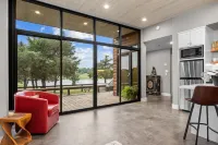 Hot Tub, Fire Pit, Outdoor Shower, Scenic Views - Charming Oasis