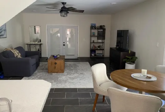 Charming Bungalow on Magnolia Avenue