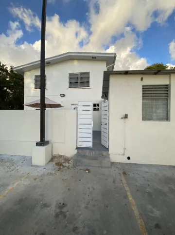 Situated in Saint Peter; MaryJays is 300 metres from Godings Bay Beach.